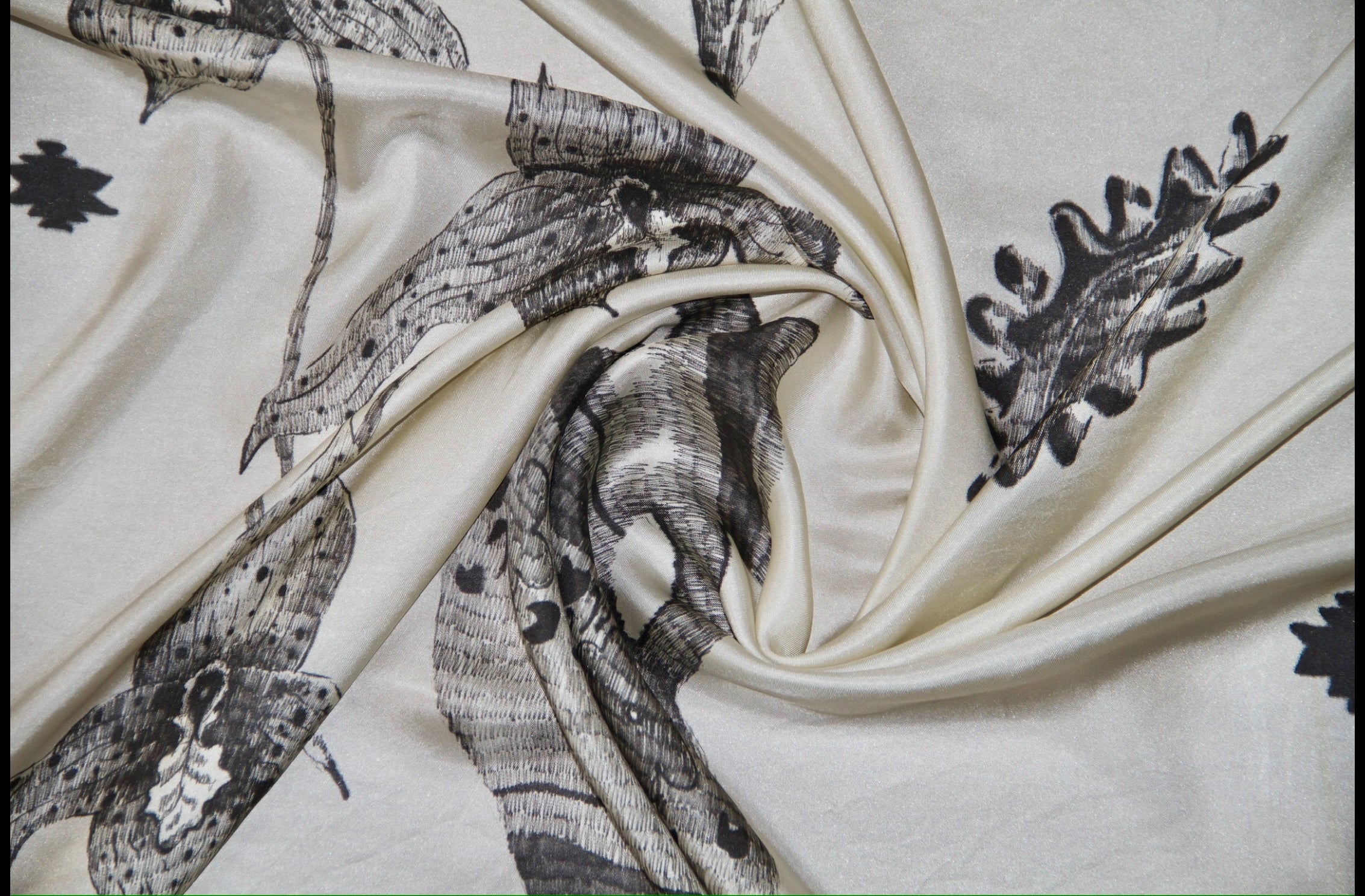 Perla Silk Scarf